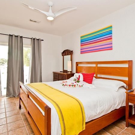 Banyan Bay Suites San Pedro  Zewnętrze zdjęcie