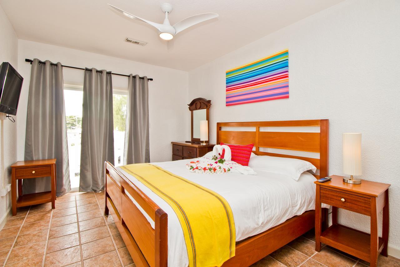 Banyan Bay Suites San Pedro  Zewnętrze zdjęcie