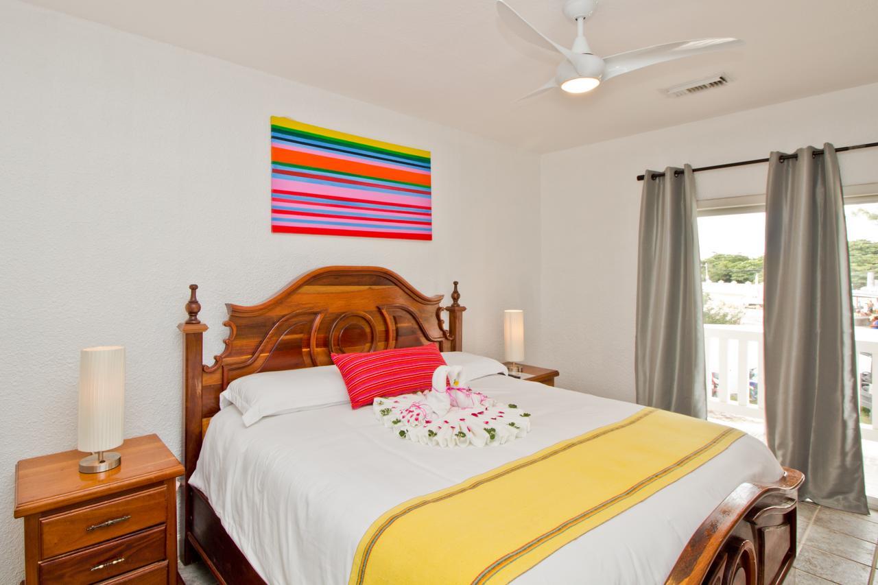 Banyan Bay Suites San Pedro  Zewnętrze zdjęcie