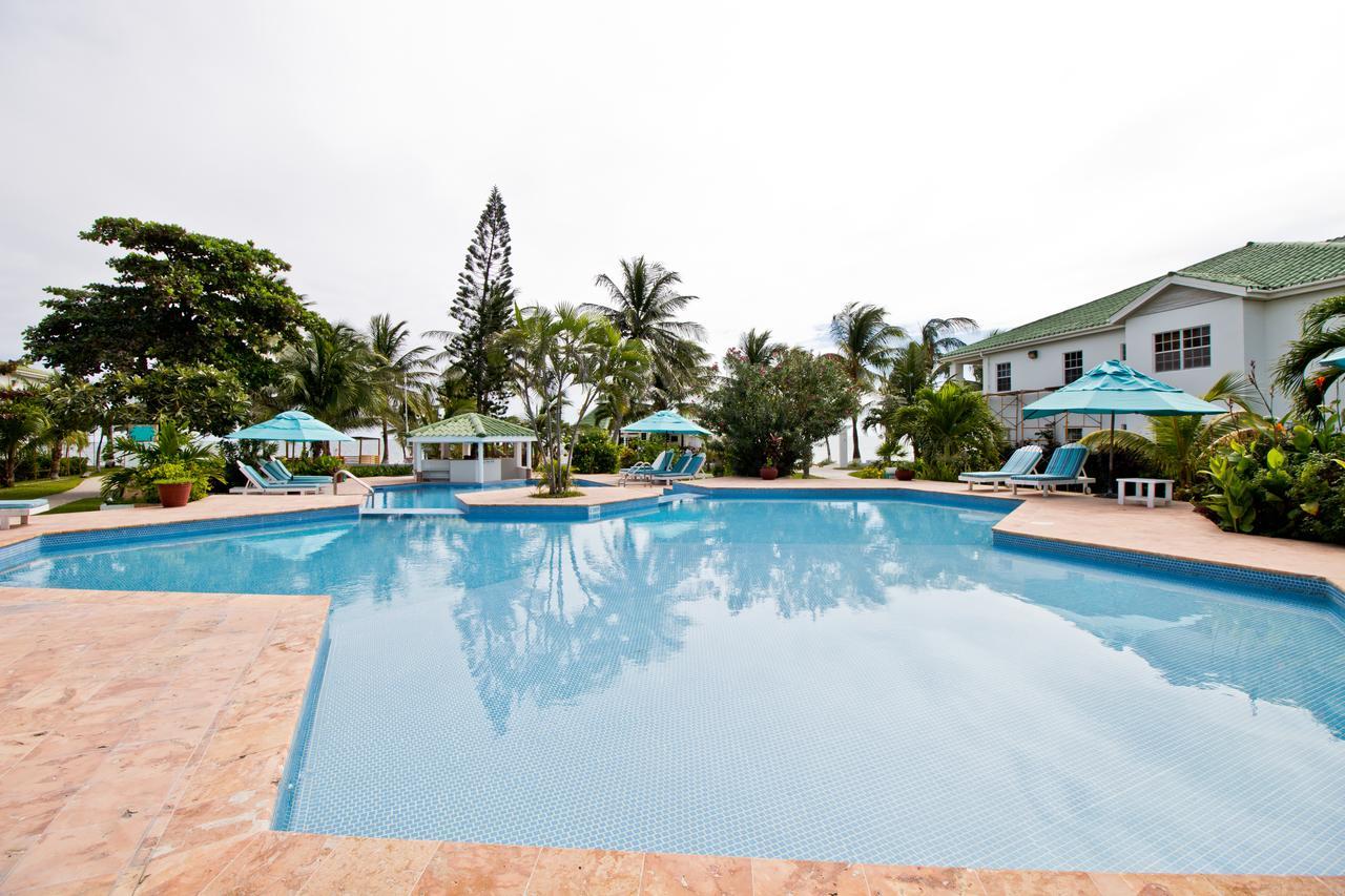 Banyan Bay Suites San Pedro  Zewnętrze zdjęcie