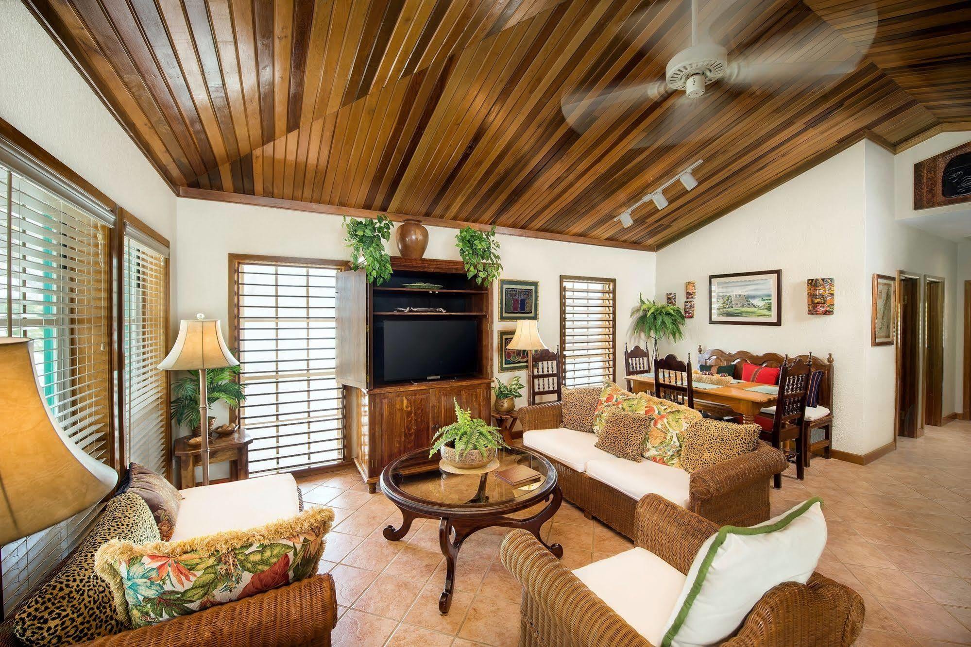 Banyan Bay Suites San Pedro  Zewnętrze zdjęcie